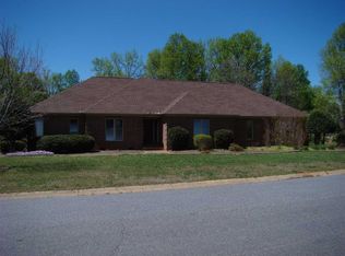 200 Harvest Ln, Boiling Springs, SC 29316