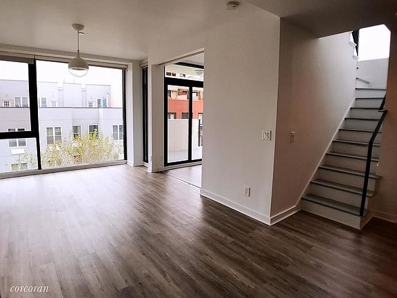 3rd image of 29 Montrose Ave APT 5B