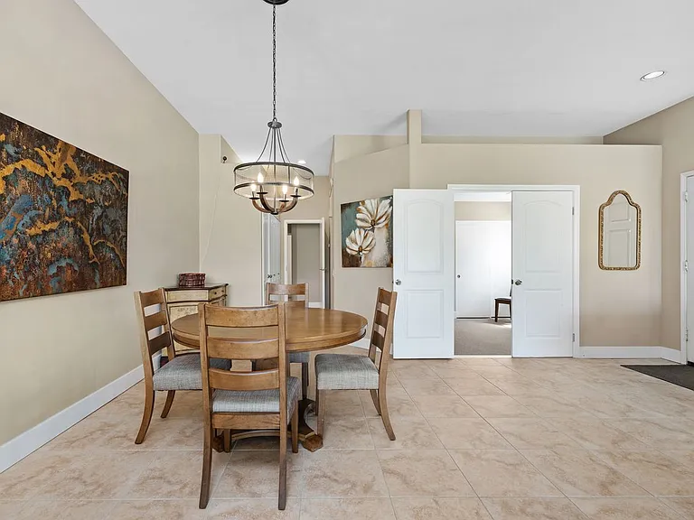 20 Pebble Beach Dr — Photo 10