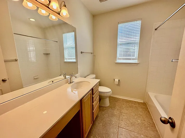 413 Hunters Hill Dr — Photo 24