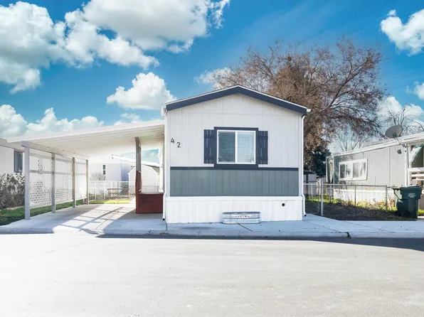 424 W Cherry Ln Trailer 42, Meridian, ID 83642