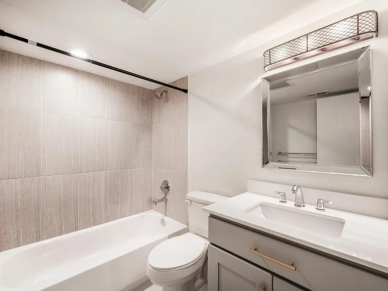 2545 S Filmore St E — Photo 22