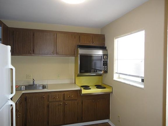 2nd image of 12015 S GREENWAY #104