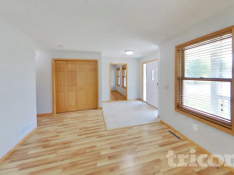 1230 Varner Way — Photo 2
