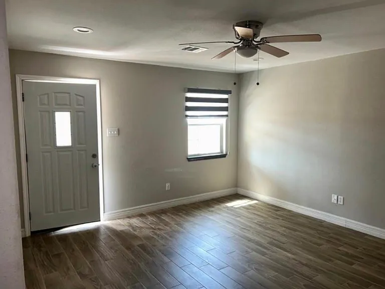 15101 South Dr — Photo 3
