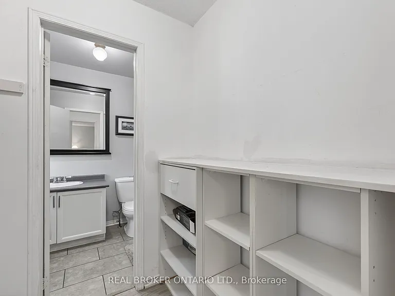 1895 Applewood Ave #UPPER — Photo 17