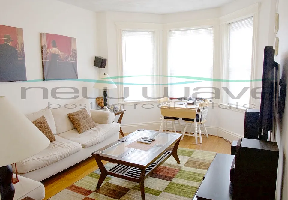 104 Queensberry St #14