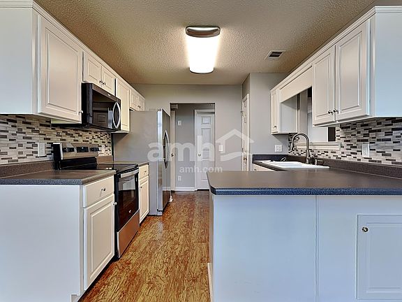 3rd image of 428 Plantation Pl