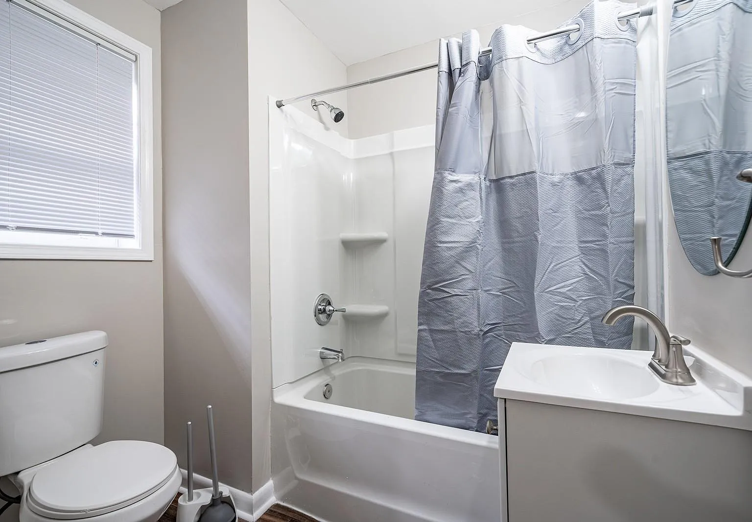 4 bed, 4.0 bath, 1744 sqft, $1,118 — Photo 3