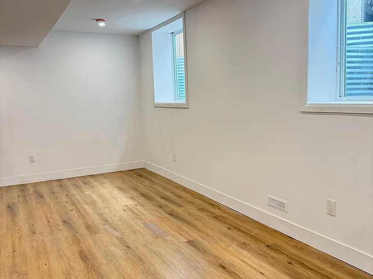 2595 Bateman Trl — Photo 10