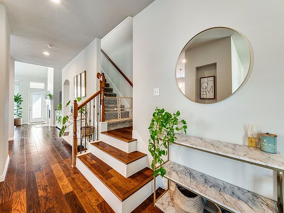 5th image of 5421 Crystal Ct