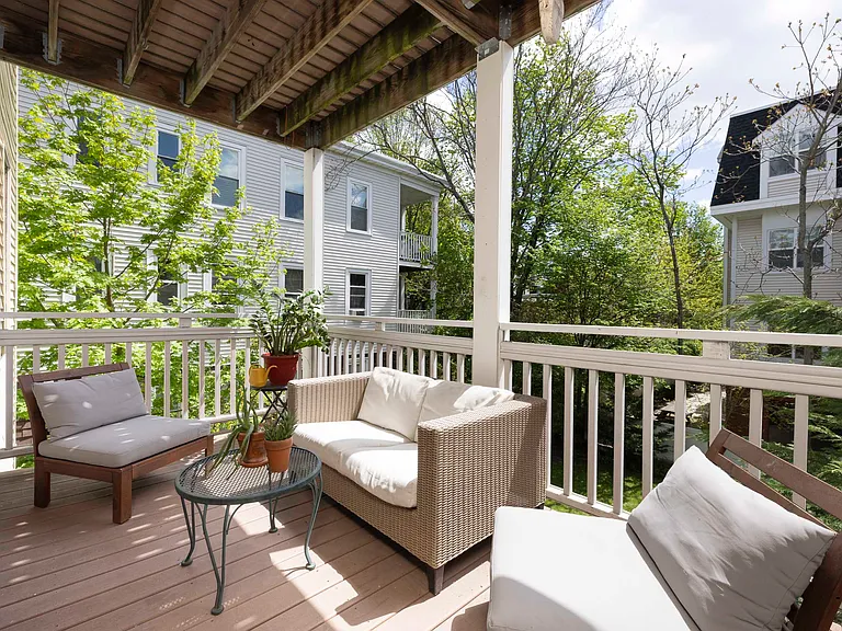 20 Waldo Ave #2 — Photo 1
