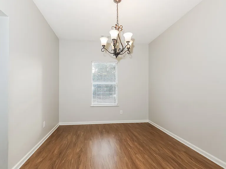 1607 Thornwick Trce — Photo 5