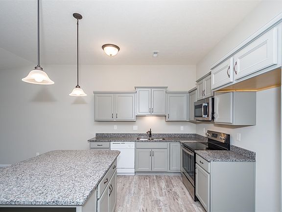 3rd image of 3825 Capella Ln #5-302