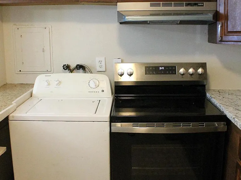 9233 Byrd Dr — Photo 5