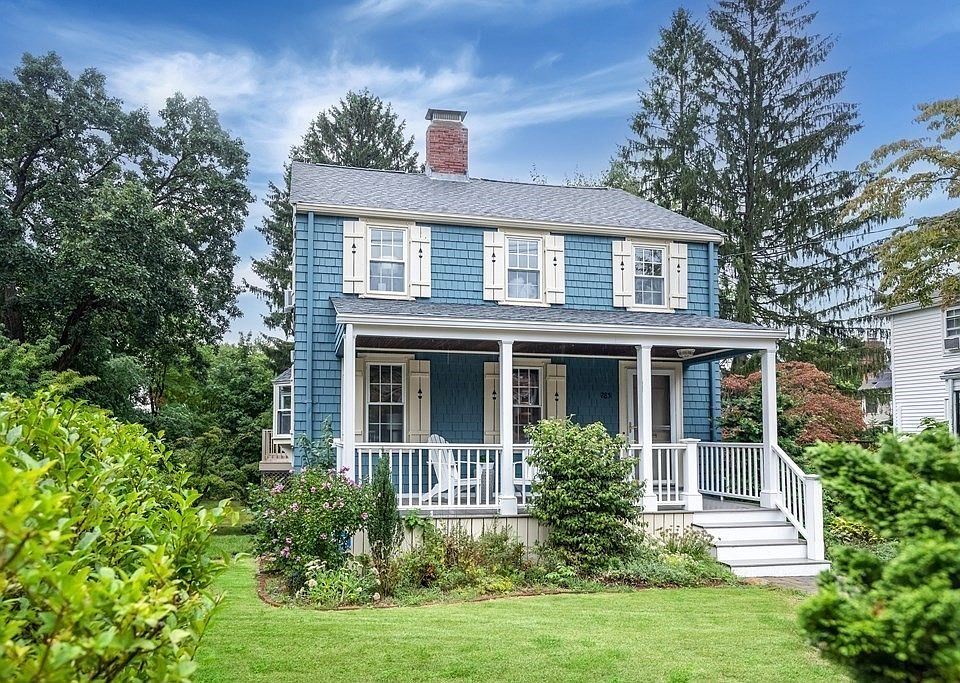 1st image of 285 Cypress St