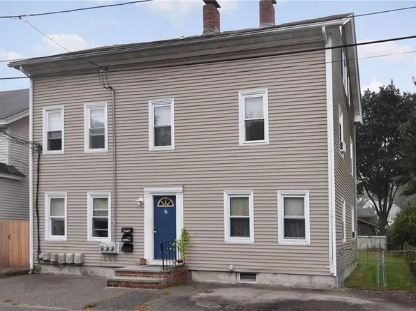38 Narragansett Ave E, Riverside, RI 02915
