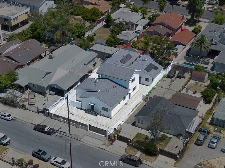 6734 Gentry Ave — Photo 17