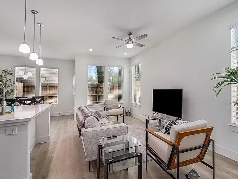 3642 Mainer St #B — Photo 3