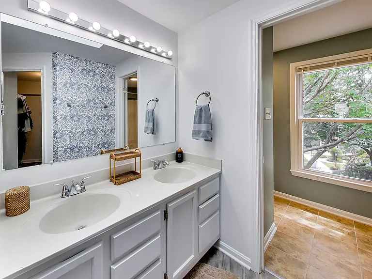 11910 Crosswind Ct — Photo 19
