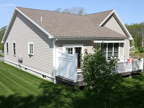 3rd image of 6 Crestview Dr
