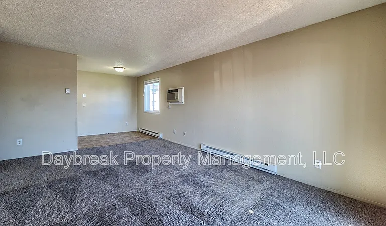 2414 3rd Ave N #7 — Photo 2
