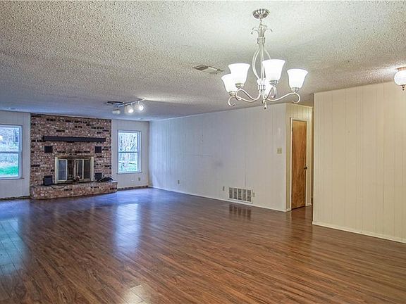 5th image of 1160 Fox Run Cir