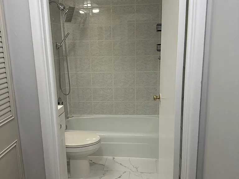 420 W Aldine Ave #523 — Photo 8