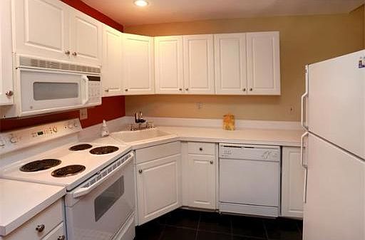 5th image of 53 Warren St APT 110