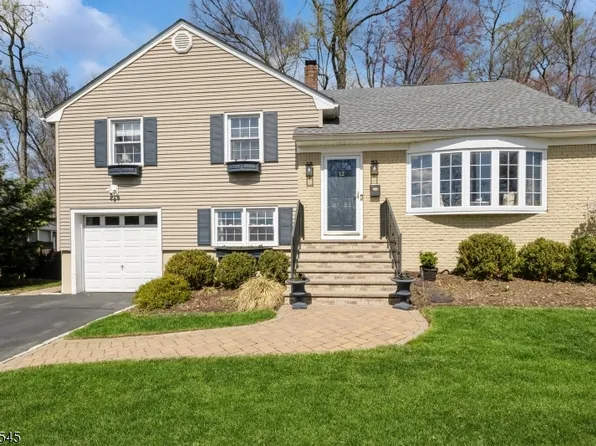 13 Rossmore Ter, Livingston Twp., NJ 07039