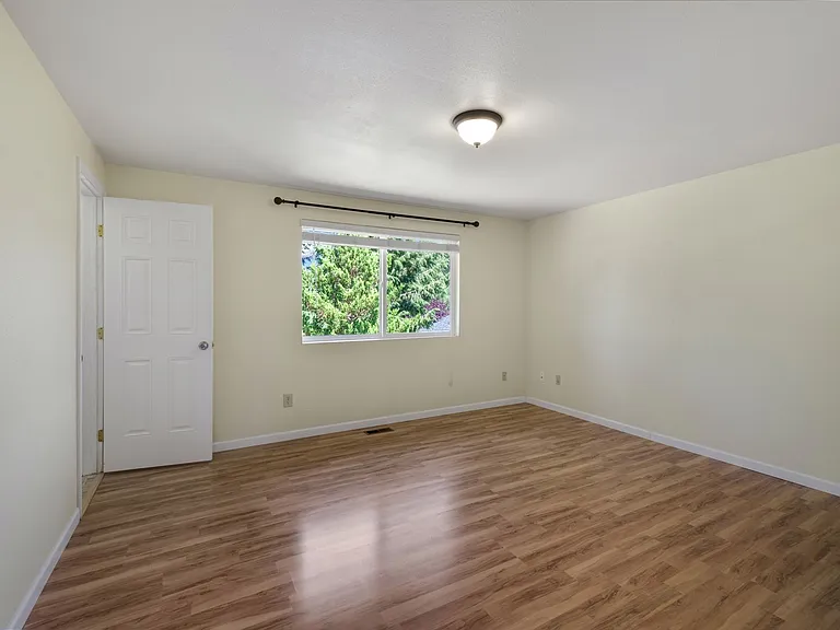 11100 NE 132nd Pl — Photo 10