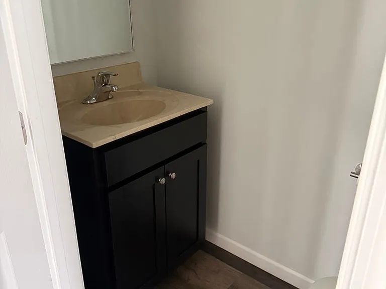 138 Delano Dr — Photo 8