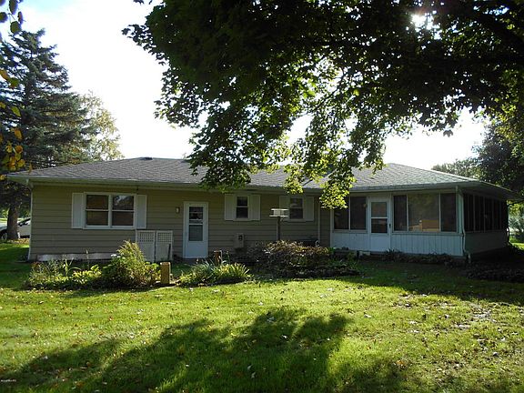 2nd image of 991 Sunset Hills Ave NW