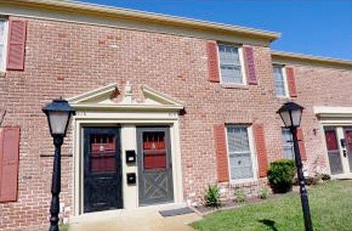 1st image of 914 S Colonial Ct