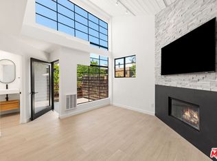 29233 Heathercliff Rd APT 4, Malibu, CA 90265