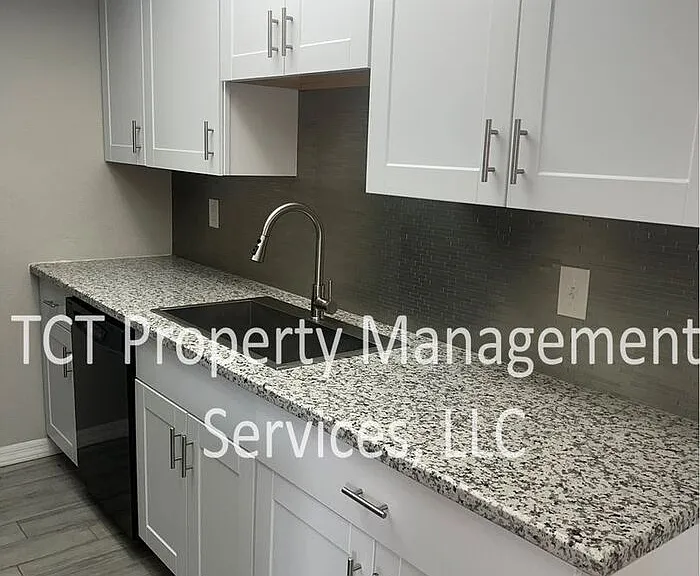 286 W Palomino Dr #135 — Photo 5
