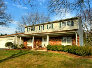 56 Deacon Dr, Hamilton, NJ 08619