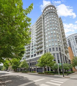 421 W Huron St APT 1207, Chicago, IL, 60654