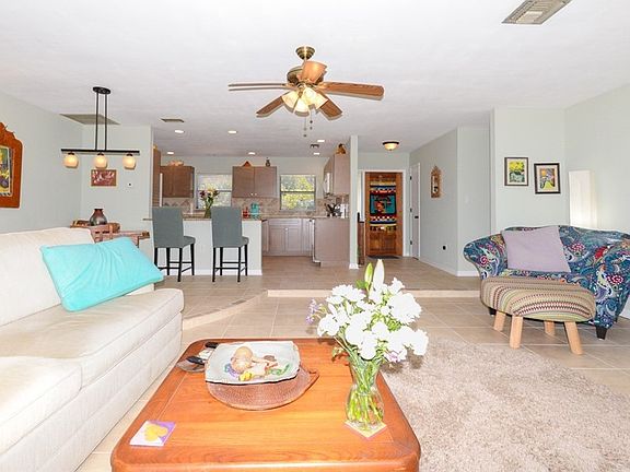 3rd image of 15690 Lake Candlewood Dr