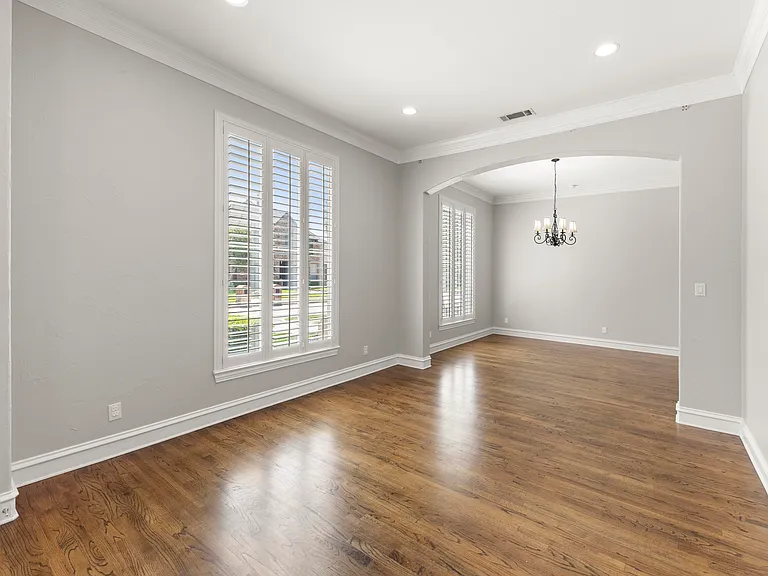 5905 Dorset Dr — Photo 2