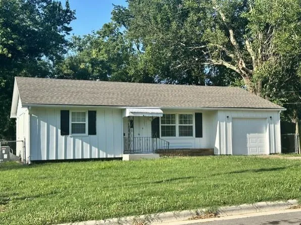 1305 W Allison St, Nevada, MO 64772