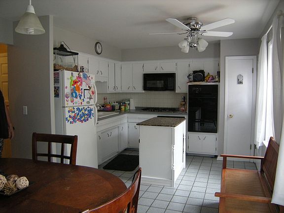 5th image of 5526 W Windsor Ave #A