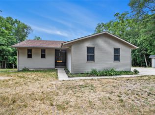 651 Terre Coupe St, Buchanan, MI 49107