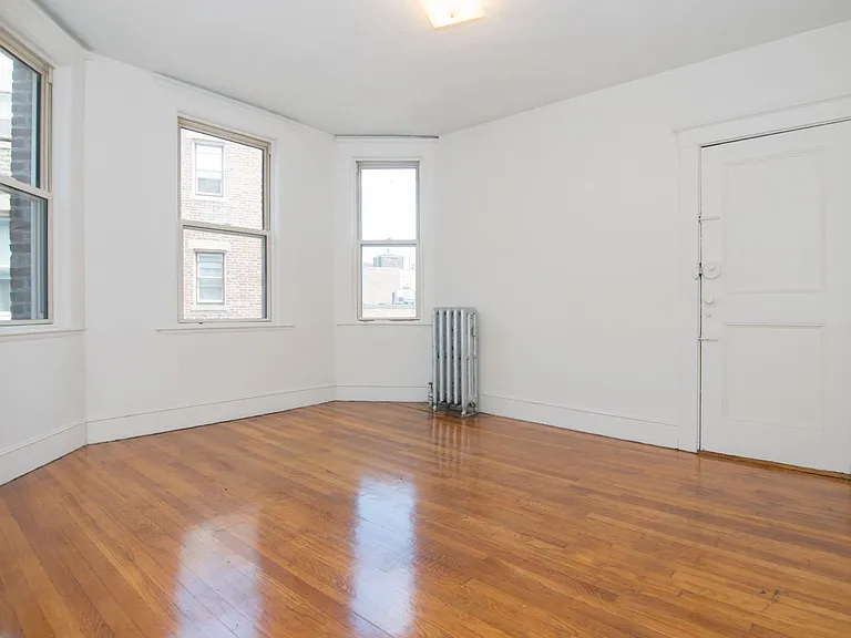 13 Scottfield Rd #13 — Photo 2