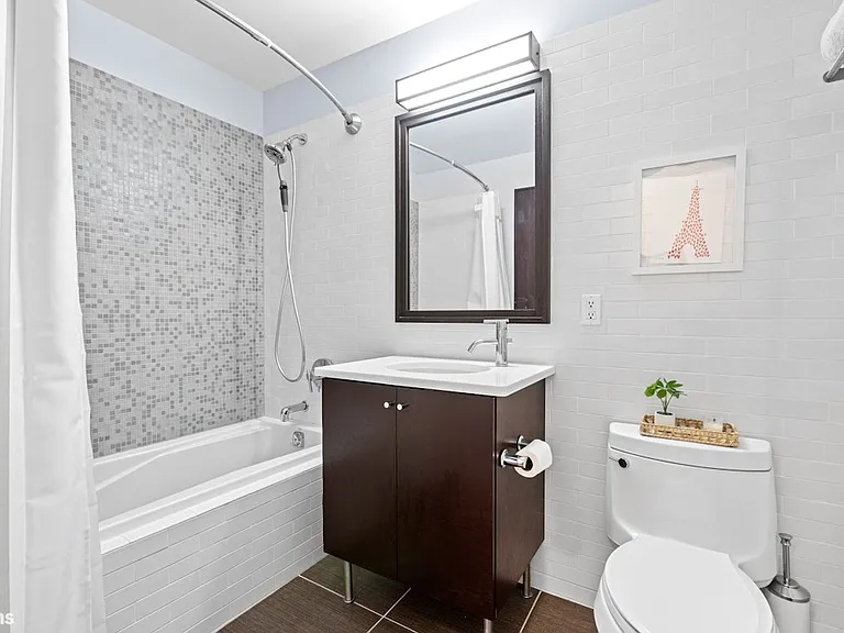 25 McWilliams Pl #307 — Photo 17