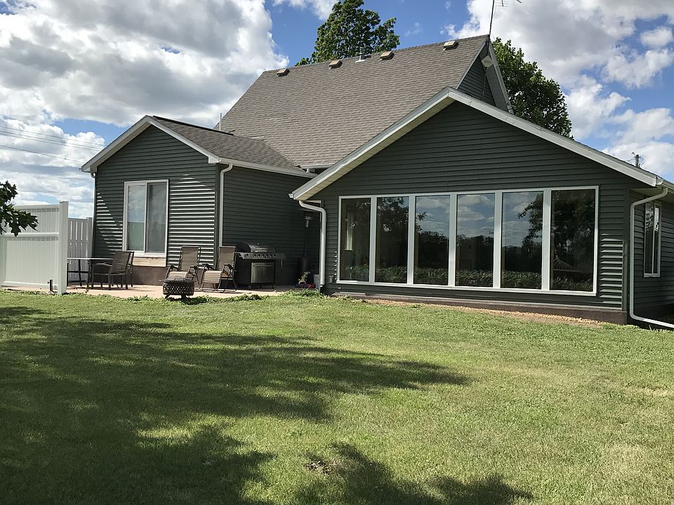 1st image of 221 Larch Ave