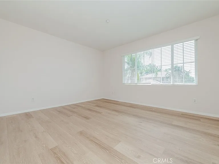 16432 Landmark Dr — Photo 35