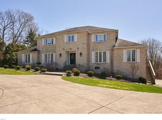 31800 Chestnut Ln, Pepper Pike, OH 44124