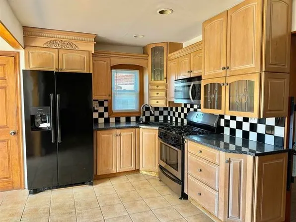 720 Hudson Avenue image 3 of 11