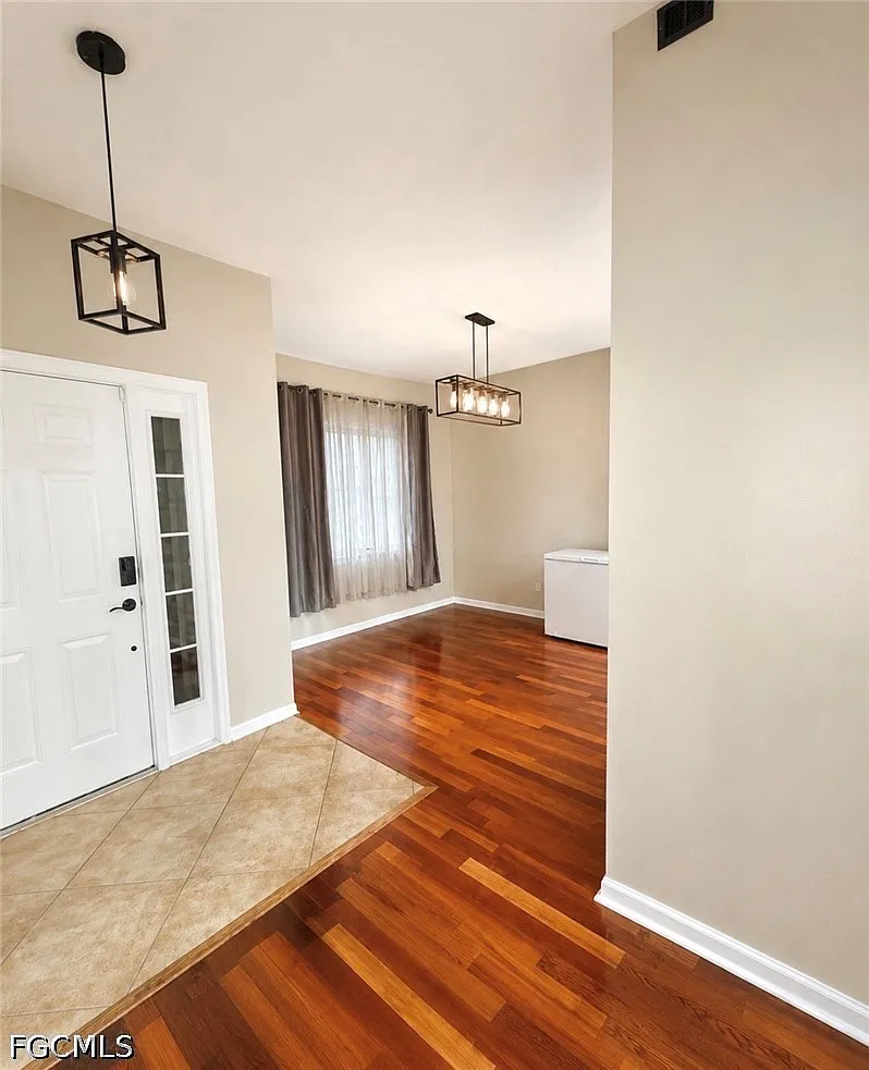 4 bed, 3.0 bath, 2313 sqft, $2,500 — Photo 2